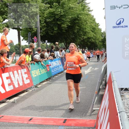 15.06.2025 - REWE Women's Run Strokosch-Dieckow http://msf.ph/oto/7932205 15.06.2025 11:02:27 Ziel 5015, 5123, 5124, 5295, 5303, 5418, 5438, 5534, 5649, 5653 meine-sportfotos.de