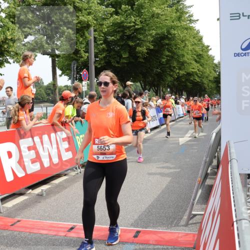 15.06.2025 - REWE Women's Run Strokosch-Dieckow http://msf.ph/oto/7932234 15.06.2025 11:02:33 Ziel 5083, 5151, 5177, 5303, 5418, 5649, 5653, 5670, 5672, 5673, 5688 meine-sportfotos.de