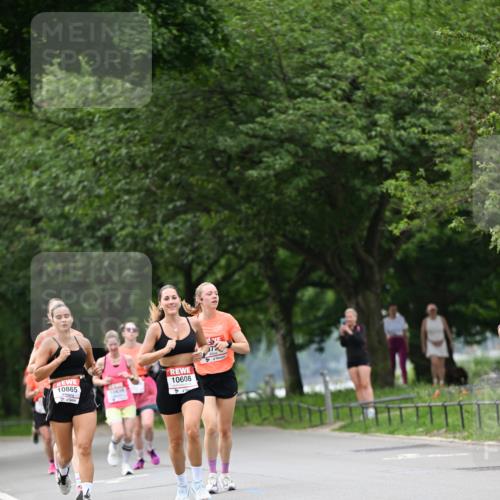 15.06.2025 - REWE Women's Run Dr. Thomas Lammeyer http://msf.ph/oto/7932257 15.06.2025 09:14:53 Laufen 10865, 10608, 10839, 7 meine-sportfotos.de