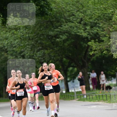 15.06.2025 - REWE Women's Run Dr. Thomas Lammeyer http://msf.ph/oto/7932268 15.06.2025 09:14:54 Laufen 10865, 10608 meine-sportfotos.de
