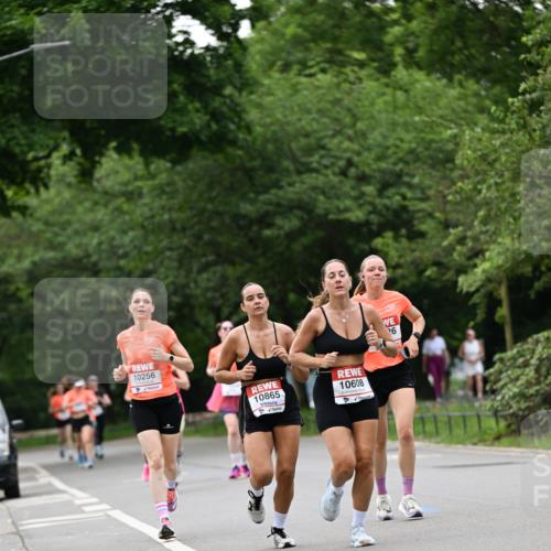 15.06.2025 - REWE Women's Run Dr. Thomas Lammeyer http://msf.ph/oto/7932301 15.06.2025 09:14:57 Laufen 10256, 10865, 10608, 26 meine-sportfotos.de