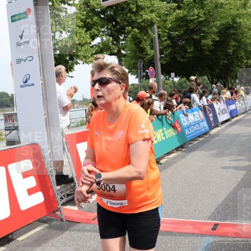 15.06.2025 - REWE Women's Run Strokosch-Dieckow http://msf.ph/oto/7932313 15.06.2025 11:02:54 Ziel 5004, 5075, 5222, 5383, 5428, 5593 meine-sportfotos.de
