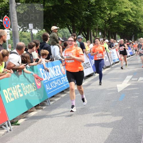 15.06.2025 - REWE Women's Run Strokosch-Dieckow http://msf.ph/oto/7932320 15.06.2025 11:02:57 Ziel 5004, 5064, 5075, 5190, 5222, 5246, 5428, 5593 meine-sportfotos.de