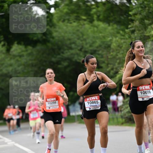 15.06.2025 - REWE Women's Run Dr. Thomas Lammeyer http://msf.ph/oto/7932324 15.06.2025 09:14:59 Laufen 10256, 10865, 10608 meine-sportfotos.de