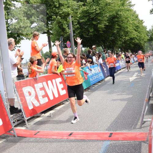 15.06.2025 - REWE Women's Run Strokosch-Dieckow http://msf.ph/oto/7932326 15.06.2025 11:02:57 Ziel 5004, 5064, 5075, 5190, 5222, 5246, 5428, 5593 meine-sportfotos.de
