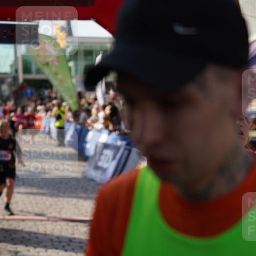 13.06.2025 - Holstenköstenlauf Felixshl http://msf.ph/oto/7932366 13.06.2025 18:01:42 Laufen 2252, 2288, 2425, 2454, 2890, 3646, 3710, 3711, 3822, 3900 meine-sportfotos.de