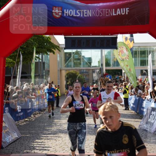 13.06.2025 - Holstenköstenlauf Felixshl http://msf.ph/oto/7932395 13.06.2025 18:01:45 Laufen 2231, 2232, 2238, 2252, 2454, 2856, 2890, 3579, 3646, 3710, 3822, 3900 meine-sportfotos.de