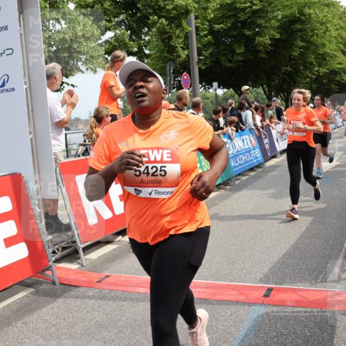 15.06.2025 - REWE Women's Run Strokosch-Dieckow http://msf.ph/oto/7932430 15.06.2025 11:03:15 Ziel 5206, 5333, 5425, 5478, 5503, 5582, 5613, 5617, 5620, 5651, 5667 meine-sportfotos.de