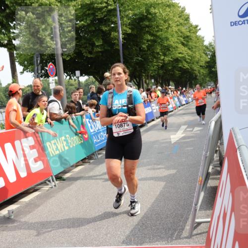 15.06.2025 - REWE Women's Run Strokosch-Dieckow http://msf.ph/oto/7932486 15.06.2025 11:03:24 Ziel 5017, 5199, 5206, 5292, 5503, 5525, 5613, 5651 meine-sportfotos.de