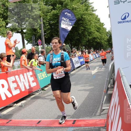 15.06.2025 - REWE Women's Run Strokosch-Dieckow http://msf.ph/oto/7932490 15.06.2025 11:03:24 Ziel 5017, 5199, 5206, 5292, 5503, 5525, 5613, 5651 meine-sportfotos.de