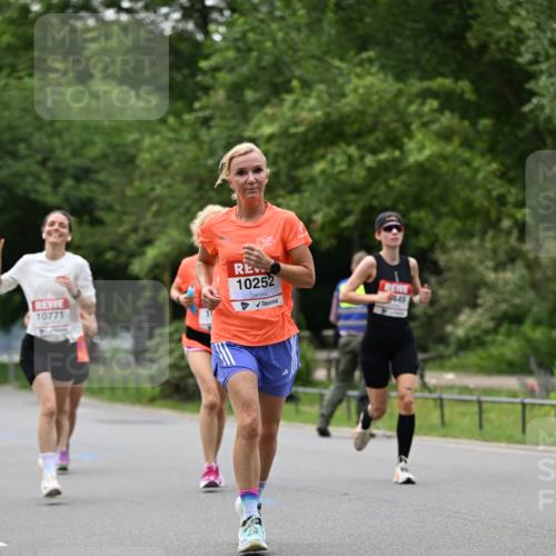 15.06.2025 - REWE Women's Run Dr. Thomas Lammeyer http://msf.ph/oto/7932597 15.06.2025 09:15:59 Laufen 10252, 49, 10771 meine-sportfotos.de
