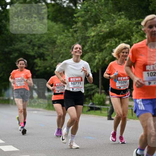 15.06.2025 - REWE Women's Run Dr. Thomas Lammeyer http://msf.ph/oto/7932612 15.06.2025 09:16:00 Laufen 10452, 1071, 10771, 10291, 102 meine-sportfotos.de