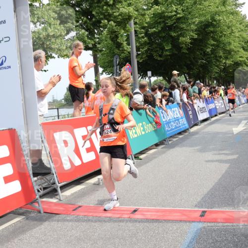 15.06.2025 - REWE Women's Run Strokosch-Dieckow http://msf.ph/oto/7932667 15.06.2025 11:04:14 Ziel 5226, 5229, 5277, 5294, 5427, 5524 meine-sportfotos.de