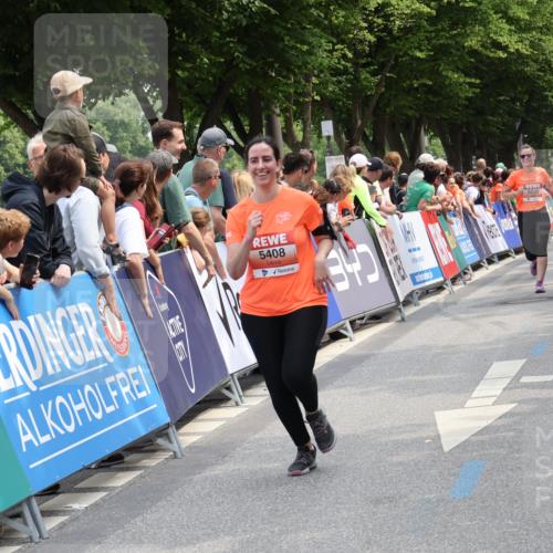 15.06.2025 - REWE Women's Run Strokosch-Dieckow http://msf.ph/oto/7932851 15.06.2025 11:04:54 Ziel 5021, 5023, 5408, 5420 meine-sportfotos.de