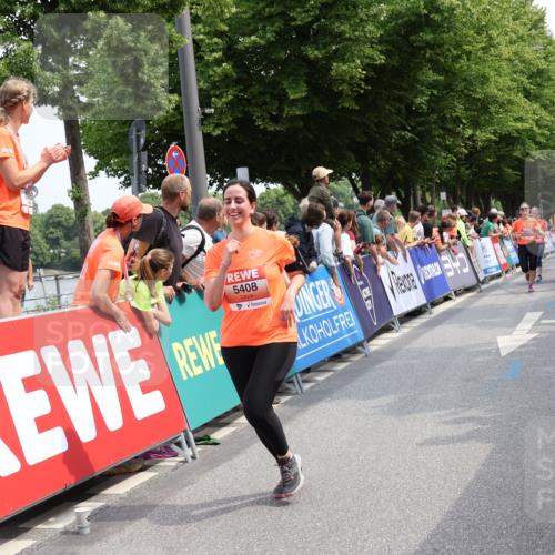 15.06.2025 - REWE Women's Run Strokosch-Dieckow http://msf.ph/oto/7932861 15.06.2025 11:04:56 Ziel 5020, 5021, 5023, 5408, 5458, 5459 meine-sportfotos.de