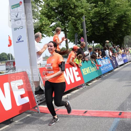 15.06.2025 - REWE Women's Run Strokosch-Dieckow http://msf.ph/oto/7932866 15.06.2025 11:04:56 Ziel 5020, 5021, 5023, 5408, 5458, 5459 meine-sportfotos.de