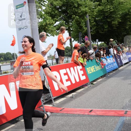 15.06.2025 - REWE Women's Run Strokosch-Dieckow http://msf.ph/oto/7932869 15.06.2025 11:04:57 Ziel 5020, 5021, 5023, 5408, 5458, 5459, 5574 meine-sportfotos.de