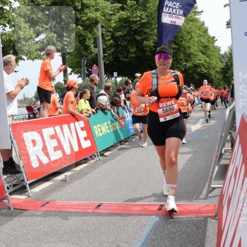 15.06.2025 - REWE Women's Run Strokosch-Dieckow http://msf.ph/oto/7933046 15.06.2025 11:05:26 Ziel 5089, 5103, 5216, 5223, 5224, 5275, 5321, 5347, 5401, 5439, 5440, 5444, 5477, 5518, 5540, 5557, 5646, 5690 meine-sportfotos.de
