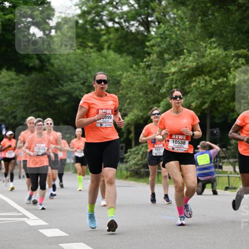 15.06.2025 - REWE Women's Run Dr. Thomas Lammeyer http://msf.ph/oto/7933200 15.06.2025 09:16:56 Laufen 10019, 10538 meine-sportfotos.de