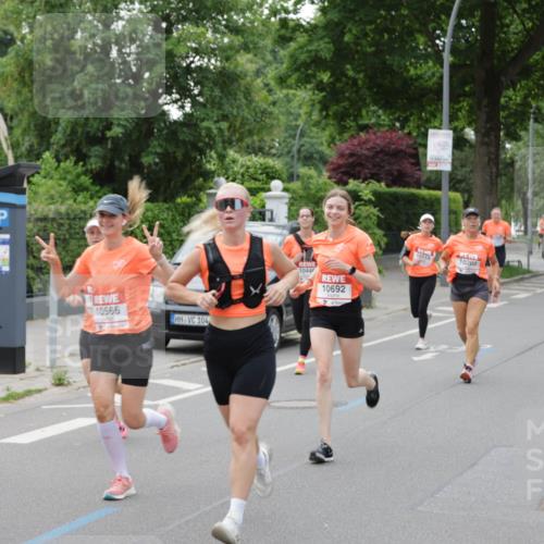 15.06.2025 - REWE Women's Run Jannik Wohlers http://msf.ph/oto/7933211 15.06.2025 08:24:43 Laufen 10156, 10566, 104, 1044, 10692, 10113, 10203 meine-sportfotos.de