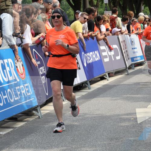 15.06.2025 - REWE Women's Run Strokosch-Dieckow http://msf.ph/oto/7933216 15.06.2025 11:05:45 Ziel 5028, 5146, 5284, 5344, 5387, 5388, 5472, 5604, 5668 meine-sportfotos.de