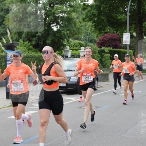 15.06.2025 - REWE Women's Run Jannik Wohlers http://msf.ph/oto/7933225 15.06.2025 08:24:43 Laufen 10566, 1043, 10692, 10203 meine-sportfotos.de