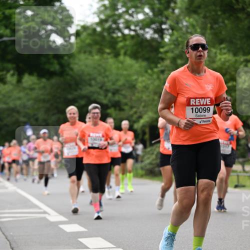 15.06.2025 - REWE Women's Run Dr. Thomas Lammeyer http://msf.ph/oto/7933227 15.06.2025 09:16:57 Laufen 10019, 10099 meine-sportfotos.de