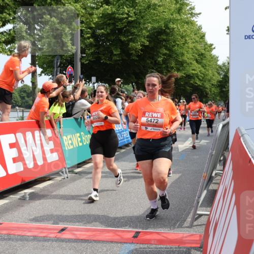 15.06.2025 - REWE Women's Run Strokosch-Dieckow http://msf.ph/oto/7933278 15.06.2025 11:05:49 Ziel 5005, 5028, 5146, 5284, 5387, 5388, 5472, 5553, 5668 meine-sportfotos.de