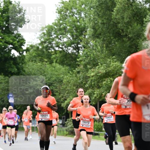 15.06.2025 - REWE Women's Run Dr. Thomas Lammeyer http://msf.ph/oto/7933289 15.06.2025 09:17:01 Laufen 10531, 10854, 10854, 10372 meine-sportfotos.de