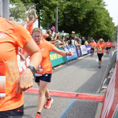 15.06.2025 - REWE Women's Run Strokosch-Dieckow http://msf.ph/oto/7933317 15.06.2025 11:05:52 Ziel 5005, 5028, 5146, 5195, 5261, 5284, 5298, 5387, 5388, 5472, 5553, 5668 meine-sportfotos.de