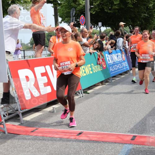 15.06.2025 - REWE Women's Run Strokosch-Dieckow http://msf.ph/oto/7933383 15.06.2025 11:05:57 Ziel 5005, 5146, 5195, 5212, 5261, 5265, 5284, 5285, 5298, 5387, 5388, 5468, 5530, 5553, 5559, 5636 meine-sportfotos.de