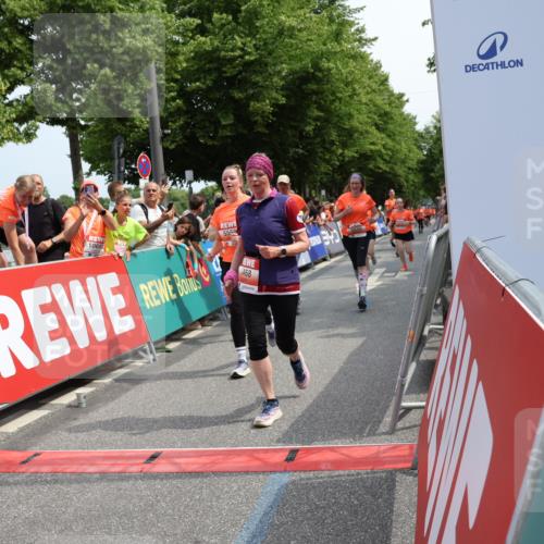15.06.2025 - REWE Women's Run Strokosch-Dieckow http://msf.ph/oto/7933433 15.06.2025 11:06:01 Ziel 5189, 5195, 5212, 5261, 5265, 5270, 5285, 5298, 5450, 5468, 5522, 5530, 5553, 5559, 5636 meine-sportfotos.de
