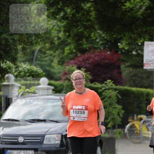 15.06.2025 - REWE Women's Run Jannik Wohlers http://msf.ph/oto/7933474 15.06.2025 08:33:38 Laufen 1043, 10259 meine-sportfotos.de
