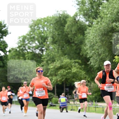 15.06.2025 - REWE Women's Run Dr. Thomas Lammeyer http://msf.ph/oto/7933475 15.06.2025 09:17:17 Laufen 10659, 10808 meine-sportfotos.de