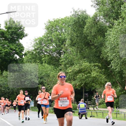 15.06.2025 - REWE Women's Run Dr. Thomas Lammeyer http://msf.ph/oto/7933480 15.06.2025 09:17:17 Laufen 289, 10144, 10659, 10442 meine-sportfotos.de