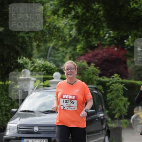 15.06.2025 - REWE Women's Run Jannik Wohlers http://msf.ph/oto/7933503 15.06.2025 08:33:39 Laufen 1043, 10259 meine-sportfotos.de