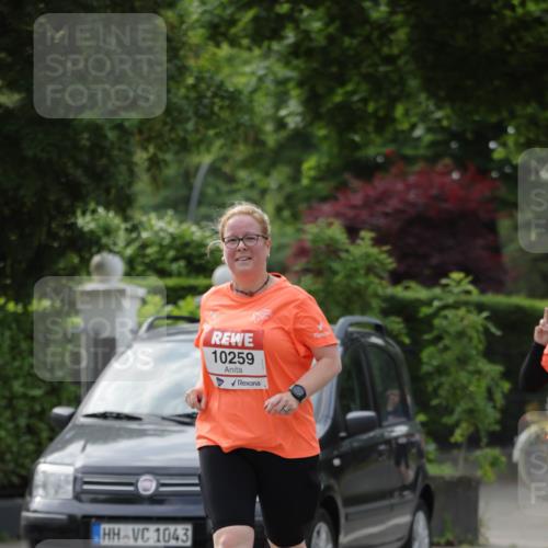 15.06.2025 - REWE Women's Run Jannik Wohlers http://msf.ph/oto/7933512 15.06.2025 08:33:39 Laufen 1043, 10259 meine-sportfotos.de