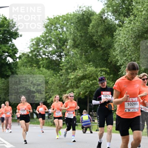 15.06.2025 - REWE Women's Run Dr. Thomas Lammeyer http://msf.ph/oto/7933582 15.06.2025 09:17:22 Laufen 10588, 10241, 10319, 10673, 10289, 06 meine-sportfotos.de