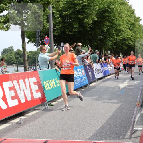 15.06.2025 - REWE Women's Run Strokosch-Dieckow http://msf.ph/oto/7933593 15.06.2025 11:06:16 Ziel 5013, 5029, 5257, 5288, 5374, 5424, 5517, 5556, 5602, 5666 meine-sportfotos.de