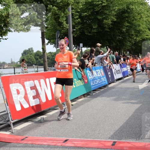 15.06.2025 - REWE Women's Run Strokosch-Dieckow http://msf.ph/oto/7933600 15.06.2025 11:06:16 Ziel 5013, 5029, 5257, 5288, 5374, 5424, 5517, 5556, 5602, 5666 meine-sportfotos.de