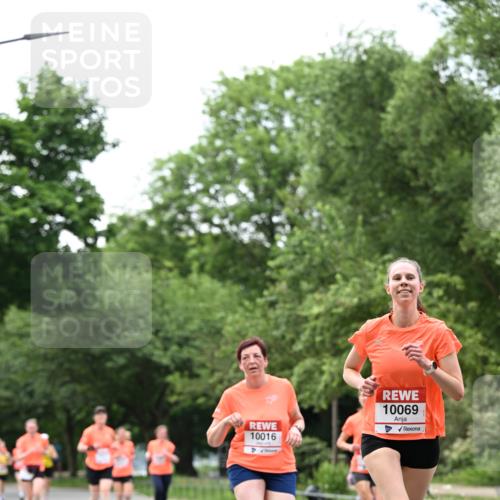 15.06.2025 - REWE Women's Run Dr. Thomas Lammeyer http://msf.ph/oto/7933726 15.06.2025 09:17:40 Laufen 10016, 10069 meine-sportfotos.de