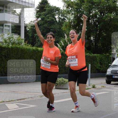 15.06.2025 - REWE Women's Run Jannik Wohlers http://msf.ph/oto/7933770 15.06.2025 08:33:59 Laufen 10223, 10873, 1043 meine-sportfotos.de