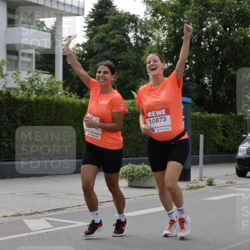 15.06.2025 - REWE Women's Run Jannik Wohlers http://msf.ph/oto/7933777 15.06.2025 08:34:00 Laufen 10873, 1043 meine-sportfotos.de