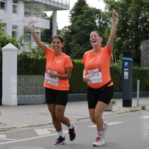 15.06.2025 - REWE Women's Run Jannik Wohlers http://msf.ph/oto/7933793 15.06.2025 08:34:00 Laufen 15, 10873, 1043 meine-sportfotos.de