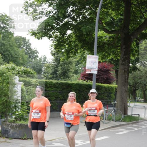 15.06.2025 - REWE Women's Run Jannik Wohlers http://msf.ph/oto/7933920 15.06.2025 08:34:35 Laufen 15, 2025, 10622, 10785, 10180, 17 meine-sportfotos.de