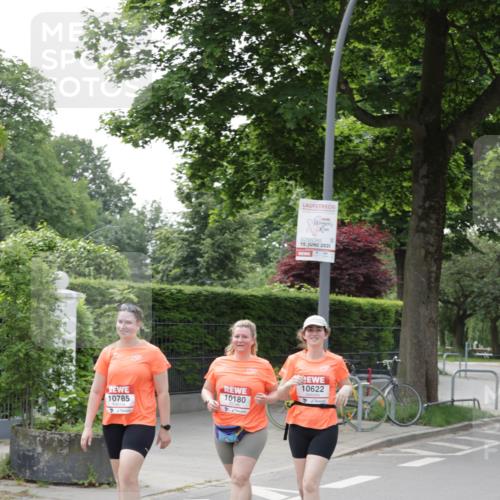 15.06.2025 - REWE Women's Run Jannik Wohlers http://msf.ph/oto/7933928 15.06.2025 08:34:35 Laufen 15, 2025, 10622, 10180, 10785 meine-sportfotos.de