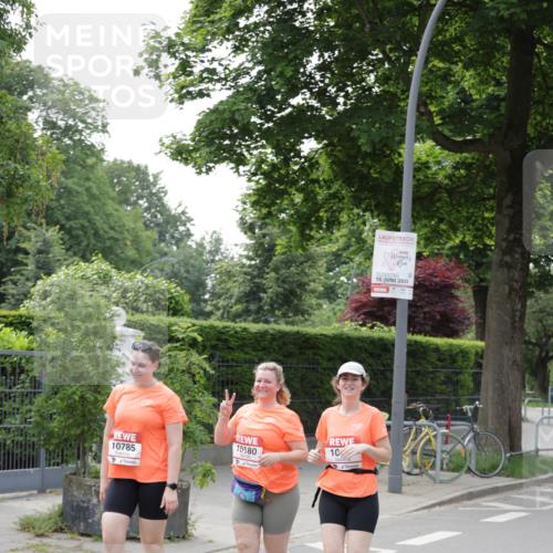 15.06.2025 - REWE Women's Run Jannik Wohlers http://msf.ph/oto/7933971 15.06.2025 08:34:35 Laufen 10785, 10, 10180, 15, 2025 meine-sportfotos.de