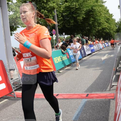 15.06.2025 - REWE Women's Run Strokosch-Dieckow http://msf.ph/oto/7934034 15.06.2025 11:07:03 Ziel 5080, 5126, 5187, 5367, 5496, 5506, 5555, 5618 meine-sportfotos.de