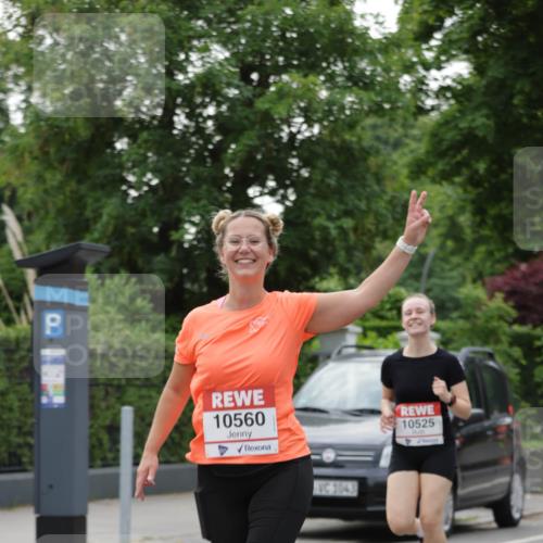 15.06.2025 - REWE Women's Run Jannik Wohlers http://msf.ph/oto/7934108 15.06.2025 08:25:32 Laufen 10560, 1043, 10525 meine-sportfotos.de