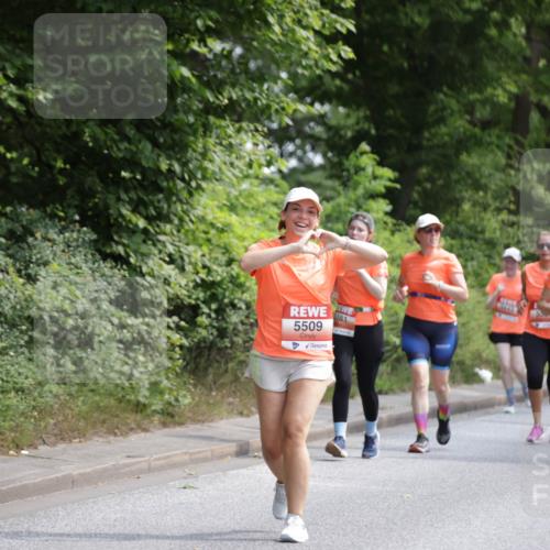 15.06.2025 - REWE Women's Run Jannik Wohlers http://msf.ph/oto/7934192 15.06.2025 10:12:07 Laufen 5509, 6181, 5683, 556 meine-sportfotos.de